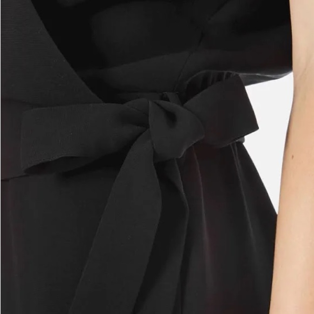 🌺 Theory Black Sleeveless V Neck Wrap Tie Pantsuit Size 2 - Picture 6 of 12